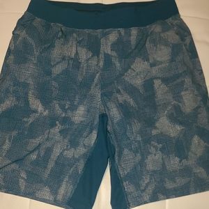 Lululemon Size Large Lined Mens/Boys Shorts